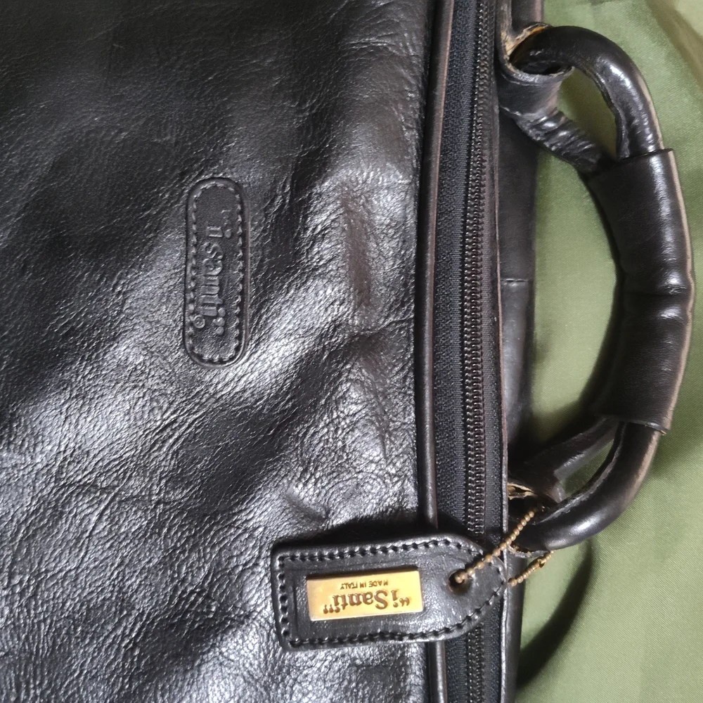 Elegant Black  🌿 Vintage Isanti Genuine Leather Briefcase